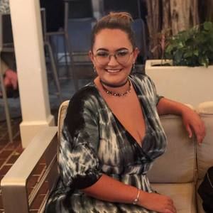 Meet your Posher, Olivia